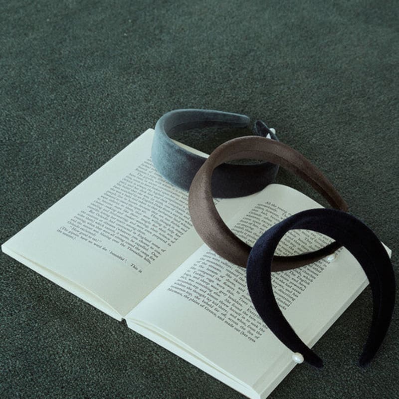 Elizabeth Moments Midnight Navy Velvet Headband