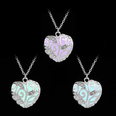 Collier Lumineux Diamant Creux en Forme de Cœur - Cadeau de Noël Créatif pour Femmes