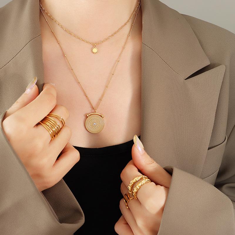 Titanium Steel Gold Plated Double Layer Clavicle Chain with Diamond Pendant and Star Badge