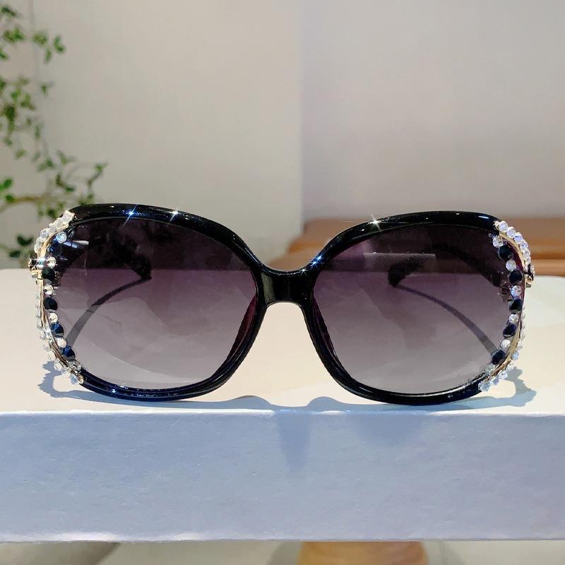 Luxury Brand Metal Trends Shades Fashion Crystal Design Women's Sunglasses Chic Pearl Decoration Sun Glasses for Lady