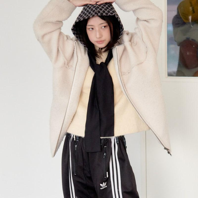 Muwm Kapuzenschal (Schwarze Quitte)