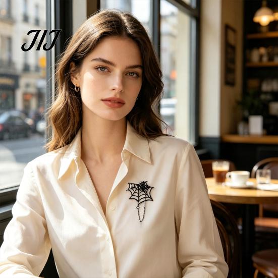 Women Gothic Jewelry Spider Web Brooch for Halloween, Sparkling Rhinestone Lapel Spooky Pin Pin, Holiday Clothing Accessory Men