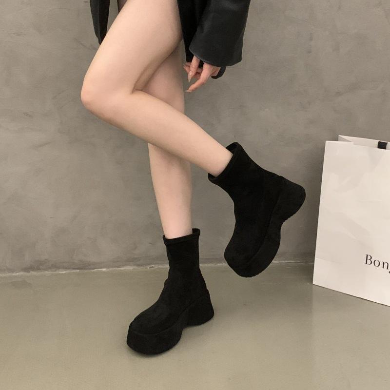Skinny small short boots women's 2025 new autumn and winter Korean version thick-soled small Martin boots niche design fashion boots