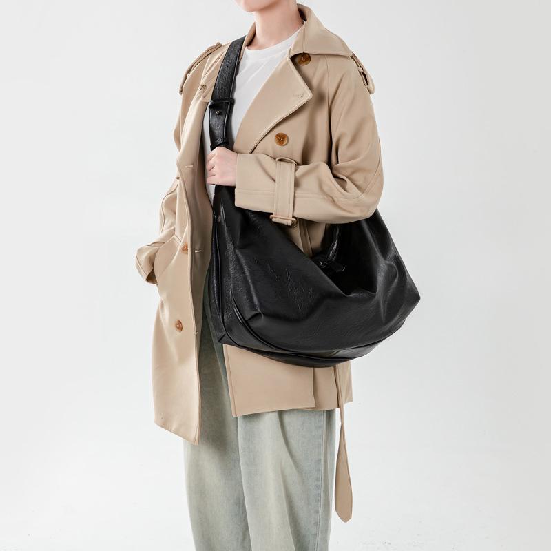 Soft leather large-capacity black dumpling bag women's new retro high-end lazy wind cloud bag shoulder bag