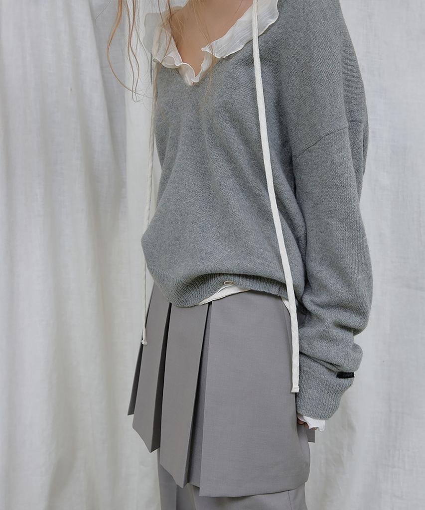 Lonkeu Wool Deep V-Neck Button Pullover Knit (Gray)