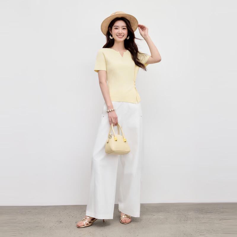 Autumn Water Yi Ren Basic V-Neck Short Sleeve Knit Top with Slit Hem