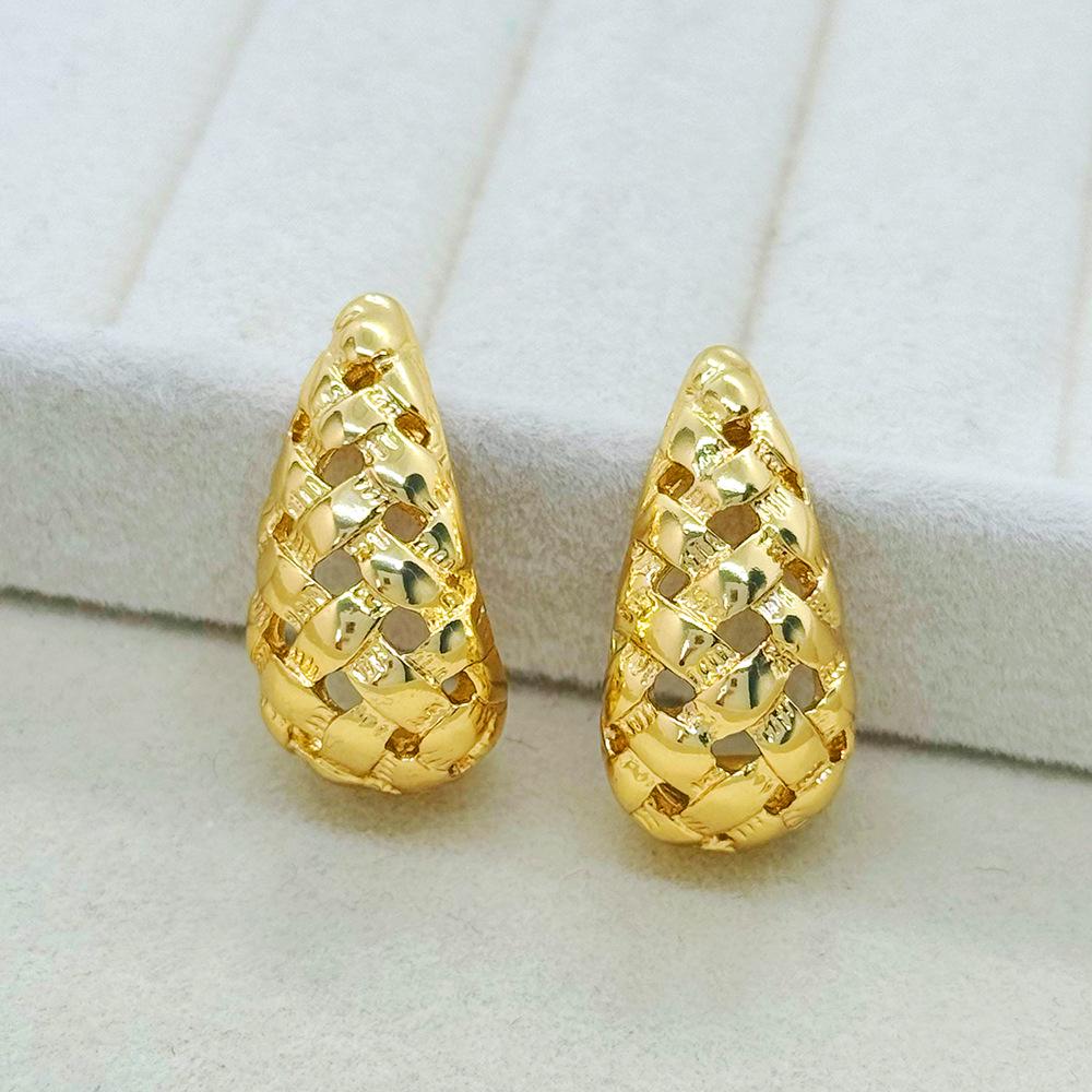 French Luxury Teardrop Mesh Earrings: S925 Silver Needle, Little Fragrant Style, Glossy Diamond Pattern.
