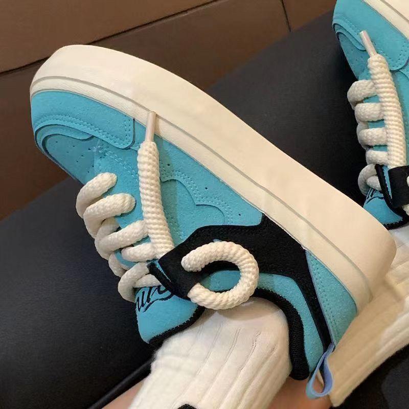 

Высококачественные туфли на платформе с круглым носком женские 2025 новые супер огонь Гочхао универсальные ретро скейтбордические туфли маленькие белые туфли 40 озеро синий