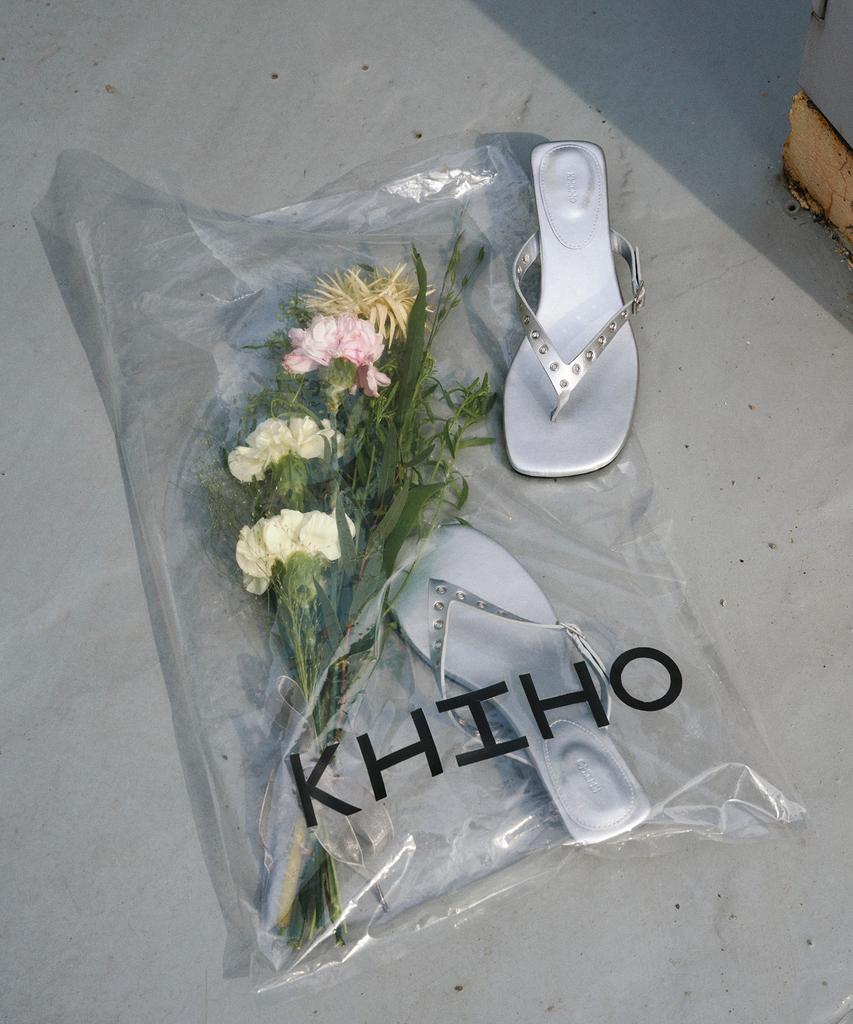 Khiho Eyelet Kitten Flip-Flops Silver