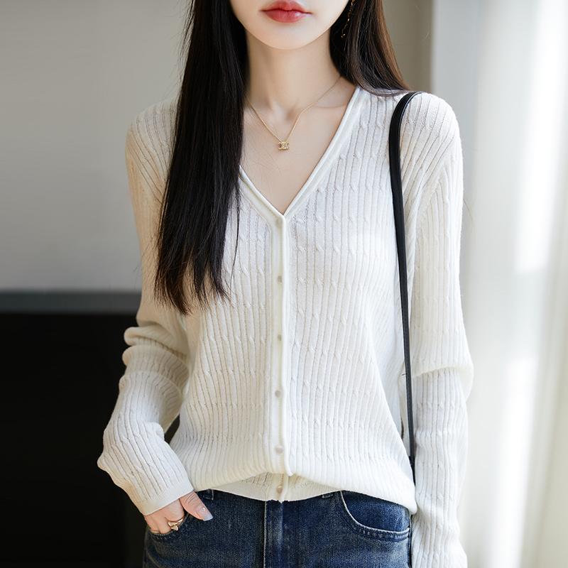 Leichte Strickjacke für Damen aus 50 % Wolle und 50 % Maulbeerseide – vielseitige Strickware für 4 Jahreszeiten für ganzjährigen Komfort und Stil