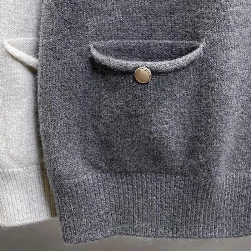 Knitted Sweater Vest Women Gold Buckle O-Neck Sleeveless Chic Red Knit Pullovers Soft Elegant Sweater Fall Winter Vests Clothing