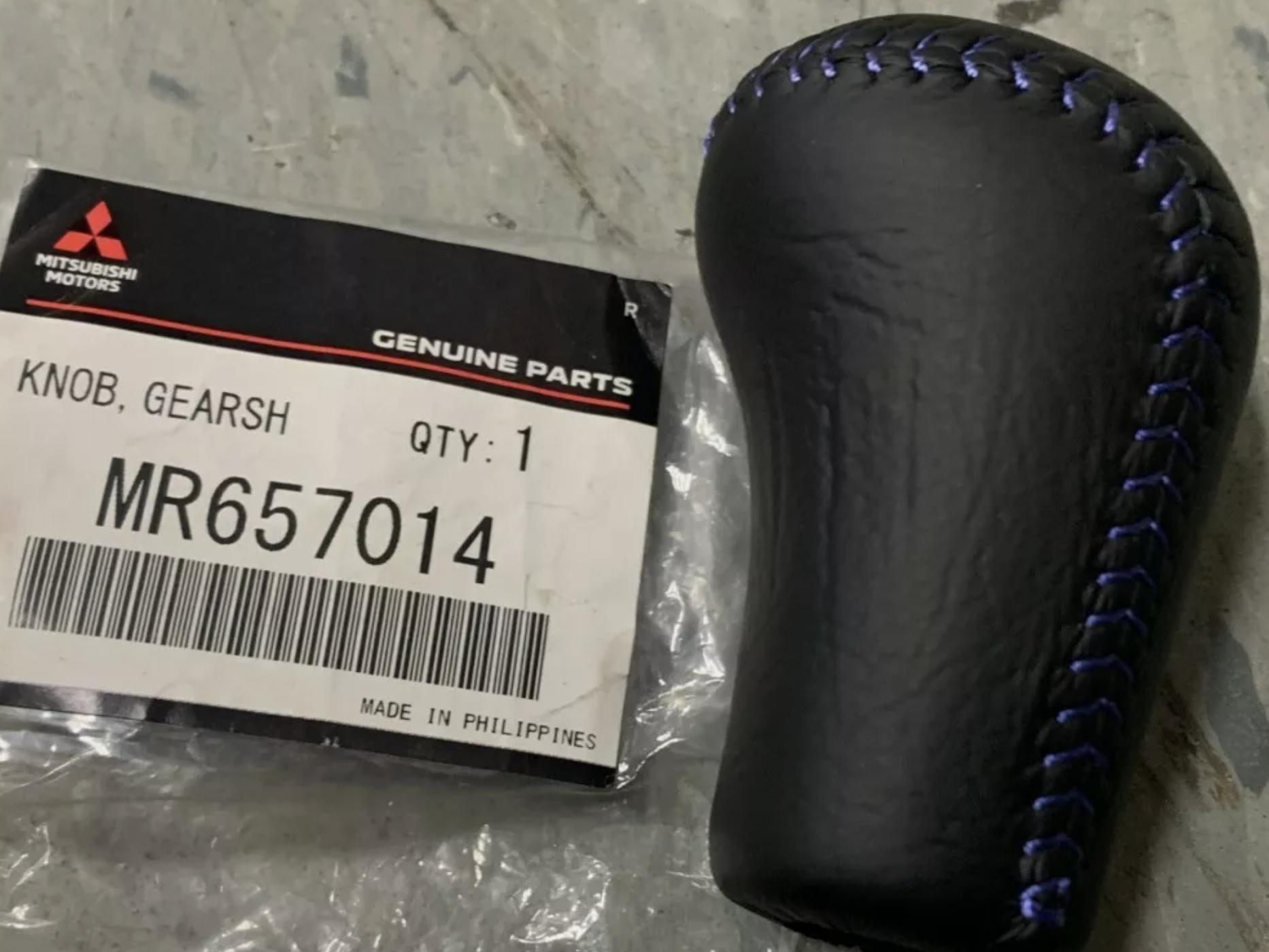 

MITSUBISHI Genuine LANCER EVO5 EVO6 Shift Knob Blue Stitch MR657014