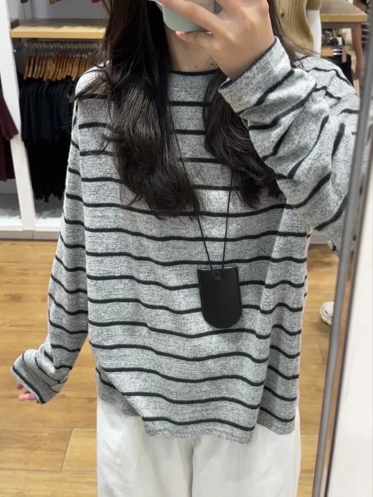 Polished thickened wool knitted sweater for women's autumn and winter contrasting colors, striped bottoming top, versatile temperament, front shoulder