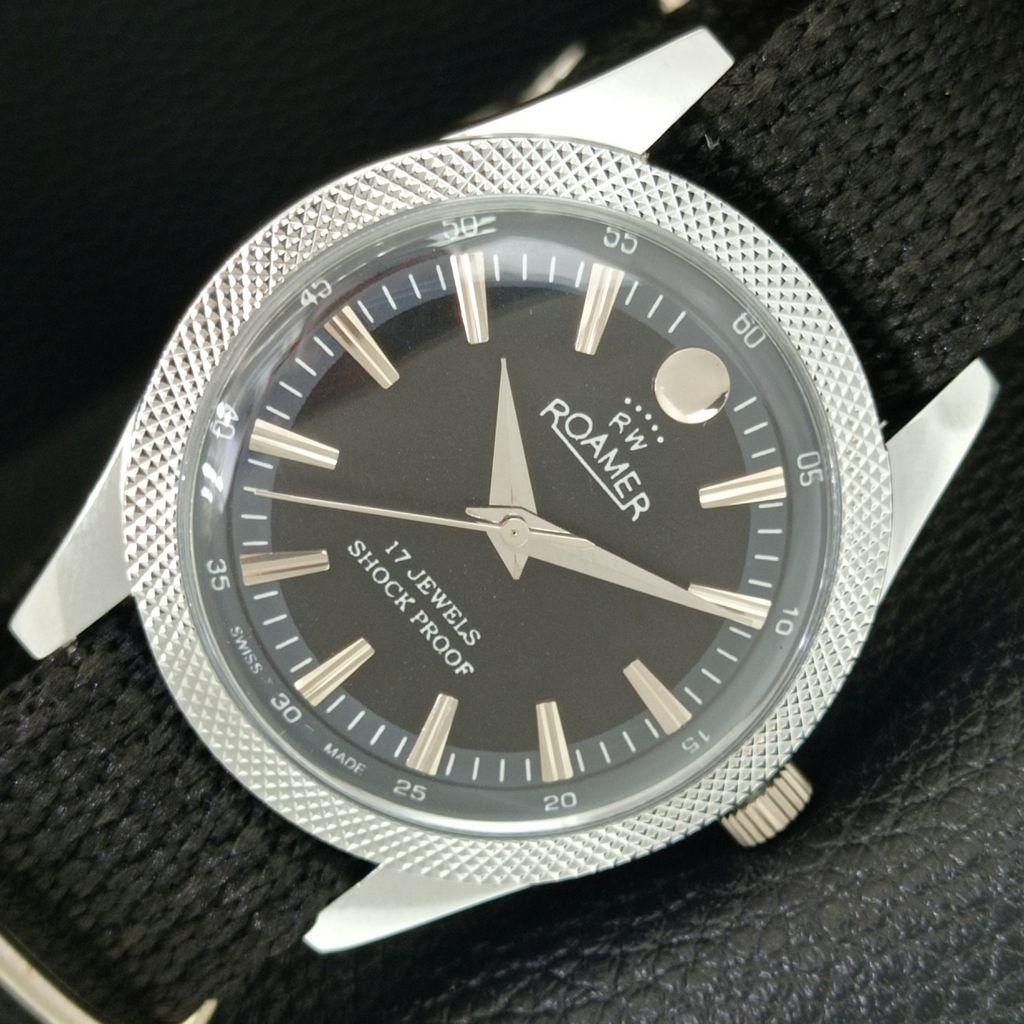 

SWISS VINTAGE HAND-WINDING MENS REFURBISHED BLACK COLOR DIAL WATCH a707178-1