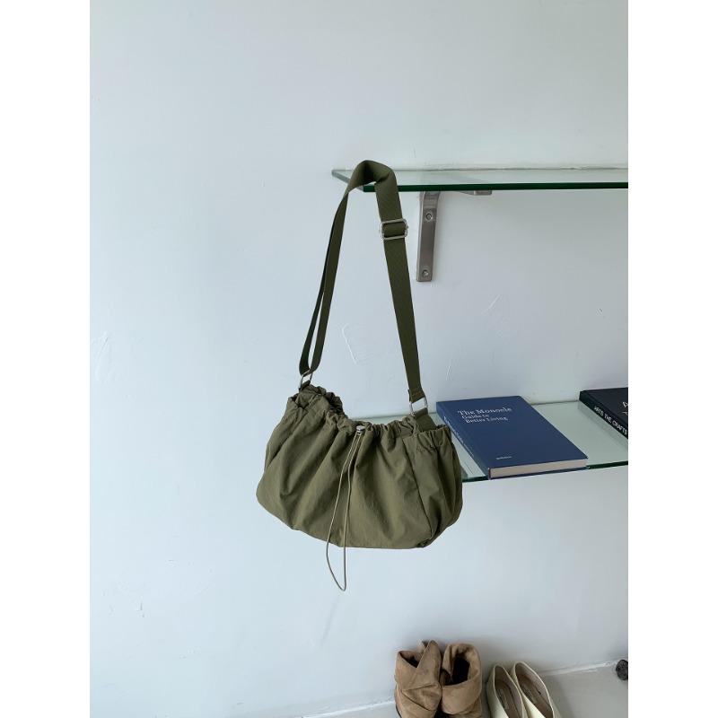 Nylon Pleated Bag Drawstring Light and Casual New Shoulder Bag Bag Niche Design Lazy Messenger Bag Woman