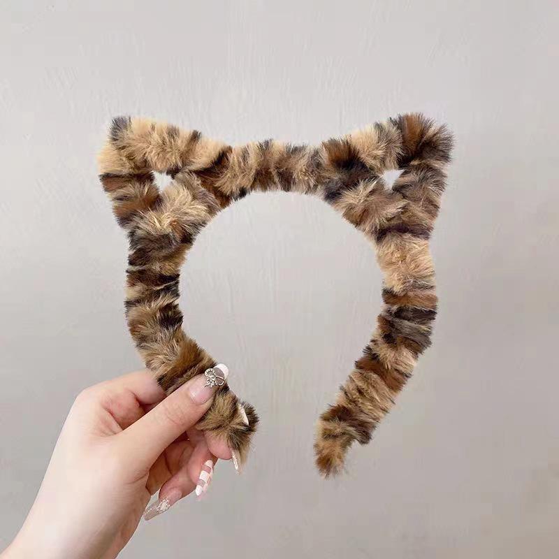 Plush Cat Ear Headband & Cute Heart Hair Clip Set for Skincare Routine