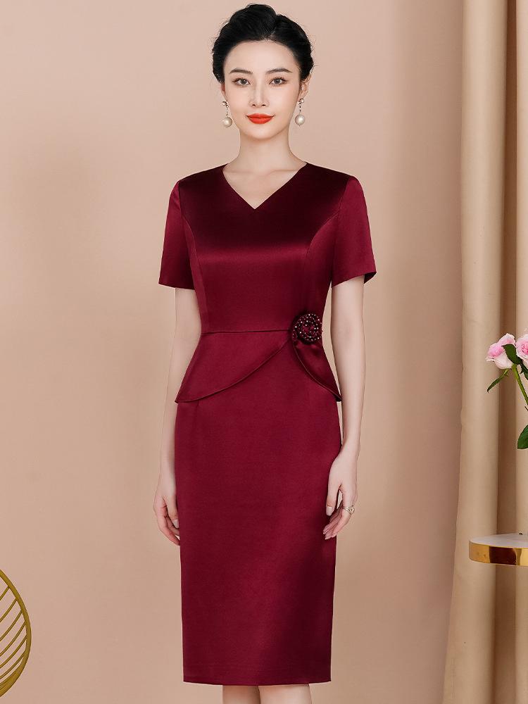 2025 Autumn Elegant V-neck Slimming Dress for Young Mothers - Wine Red Acetate Skirt