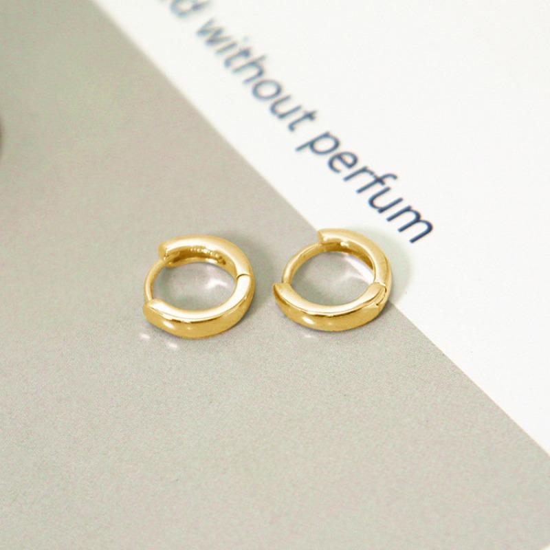 Smooth Surface Stud Earrings, Exclusive and High-end, with Round Silver Pins As Ear Clasps.