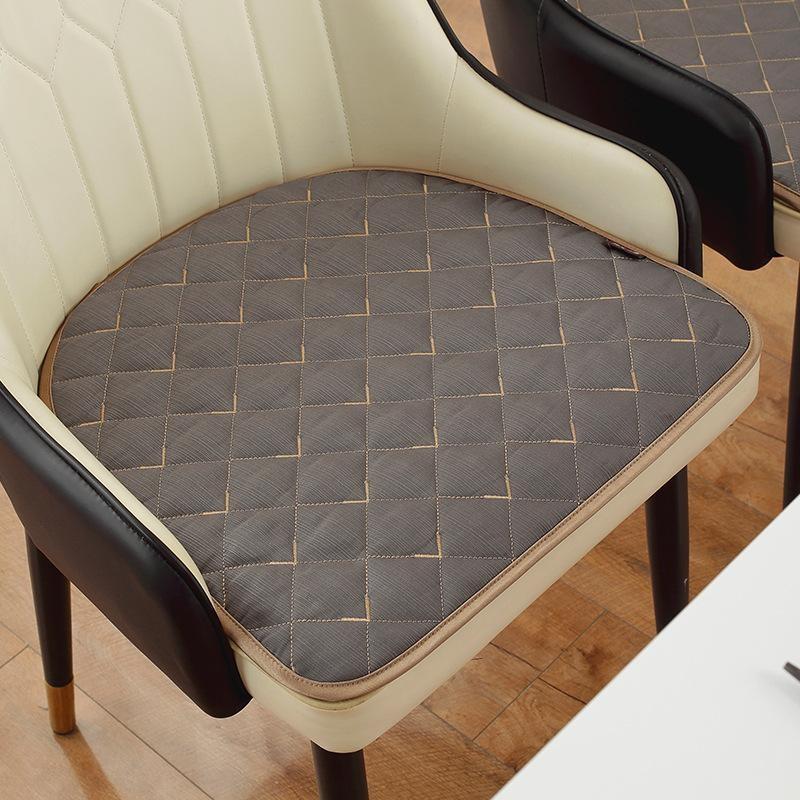 Prošívaný polštář na kancelářské a jídelní židle Čtvercový design Univerzální pro všechna roční období Tenký sedák na restaurační stoličku a židli Pohodlí