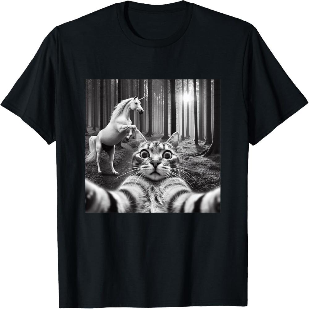 Смешной удивленный и испуганный кот делает селфи с единорогом футболка XXXXXL чёрный