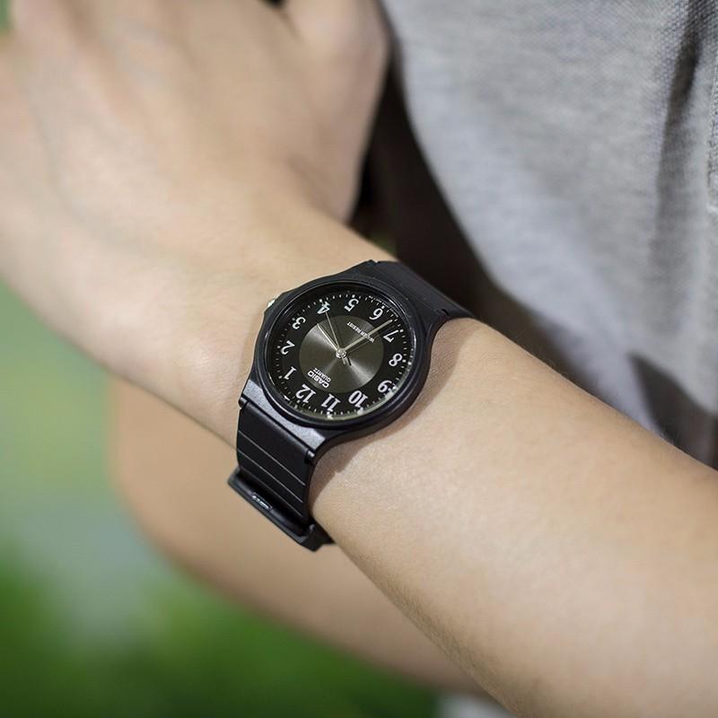 Casio YOUTH Series-disc Three-hand Fashion Simple Business Versatile Unisex Classic Pointer Black Plate Waterproof Quartz Movement Resin MQ-24-1B3