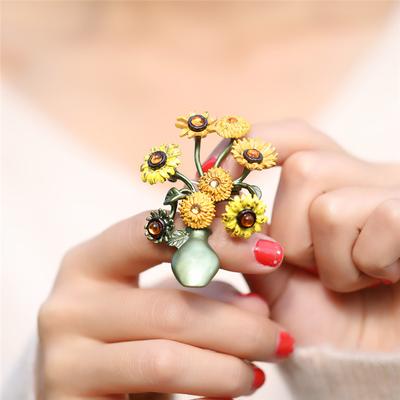 Retro Sunflower Vase Brooches For Women Autumn Winter Brooch Party Accessories Gift
