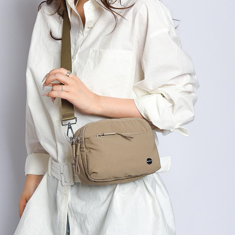 Urban Enkel Casual och Trendig Enkelaxel Crossbody-väska Lättviktig Nylon Liten Fyrkantig Väska