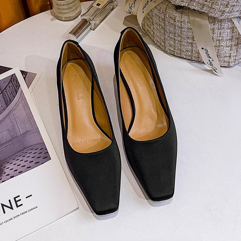 

Модные женские туфли-лодочки на квадратном каблуке 5 см, замшевые туфли с квадратным носком, женские туфли, модные офисные туфли-лодочки синего цвета на однотонном каблуке, женская обувь 2024 34 чёрный