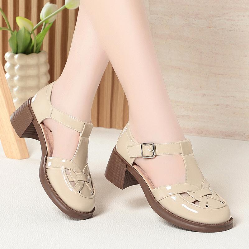 

Модные римские туфли летом, полые одинарные туфли на толстом каблуке, плетеные туфли-клетка для свиней, вырезанные женские сандалии с закрытым носком, повседневные, модные 35