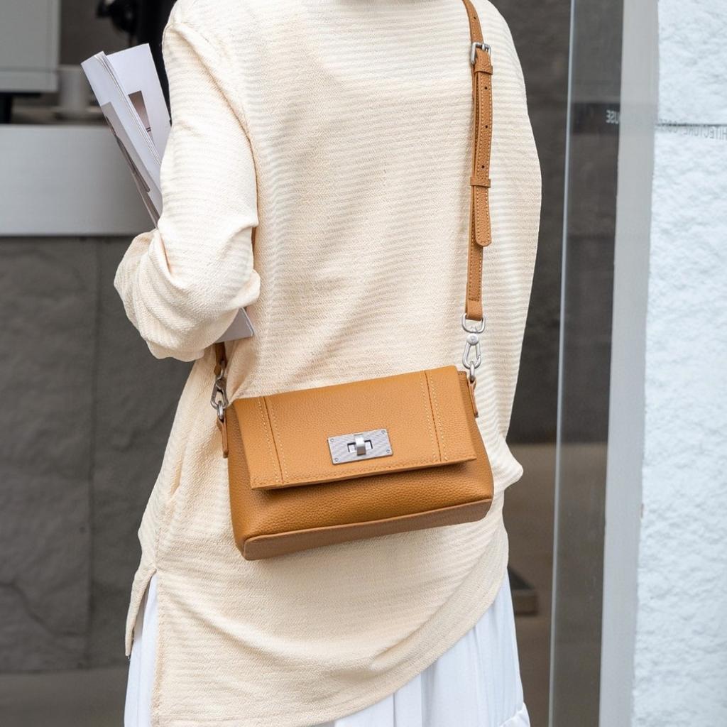 Leather Single Shoulder Crossbody Bag Fashion All-in-one High Sense Diagonal Small Square Bag Women's Bag