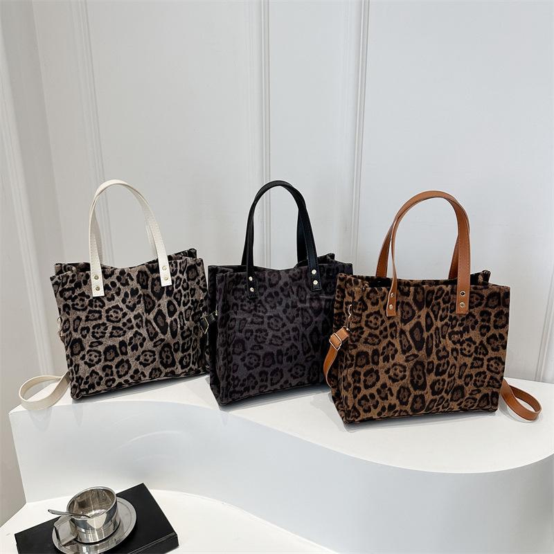 Premium Leopard Print Women's Bag Big Bag 2025 New Bag Fashionable Foreign Style Single Shoulder Large Capacity Commuter Tote Bag