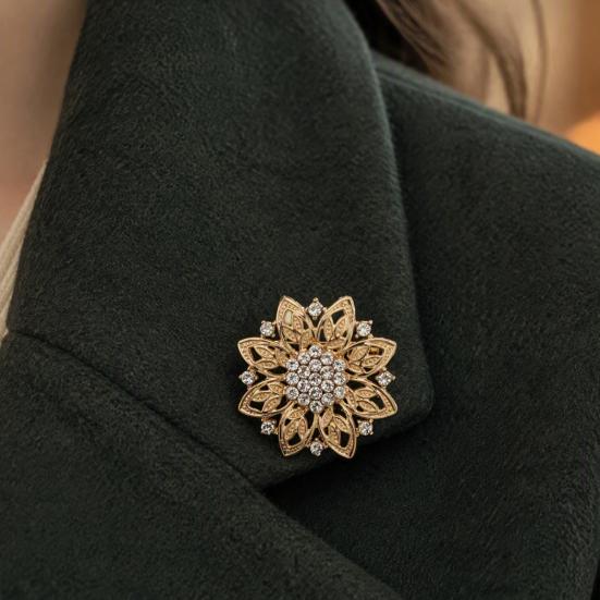 Elegant Alloy Lapel Pins Hollow Rhinestone Flower Brooch, Floral Decorative Pin, Vintage Style Brooch Clothing Jewelry for Wedding Party Prom