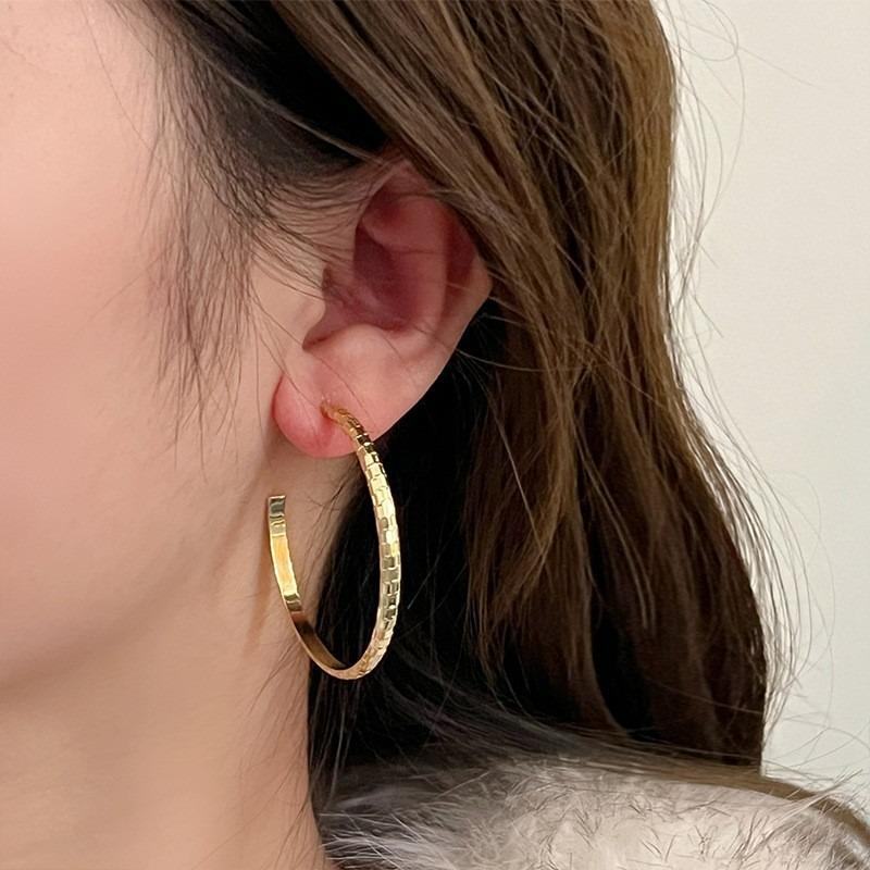 Gold Ring Earrings Women's Ear Buckles Light Luxury High-end Earrings Autumn and Winter Ring Earrings