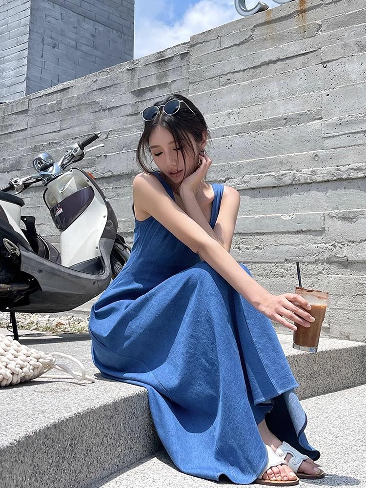 New Blue Mist Love French Denim Dress Women's Summer Niche Design Sense Waist Temperament Suspender Long Dress
