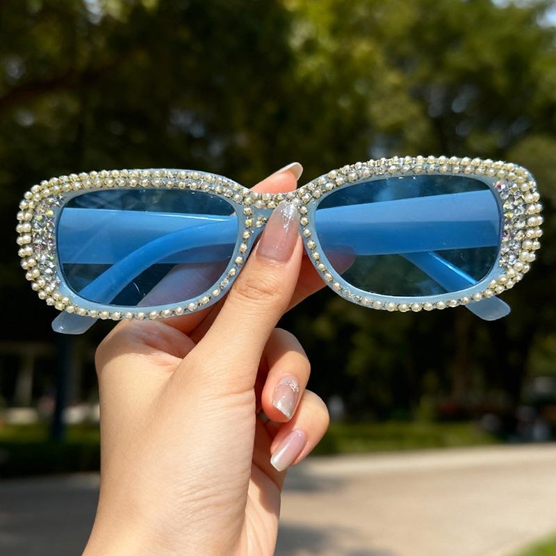 2026 Luxury Rhinestone Rectangle Sunglasses For Women Vintage UV400 Protection Y2K Fashion Shades Birthday Gift KJ217