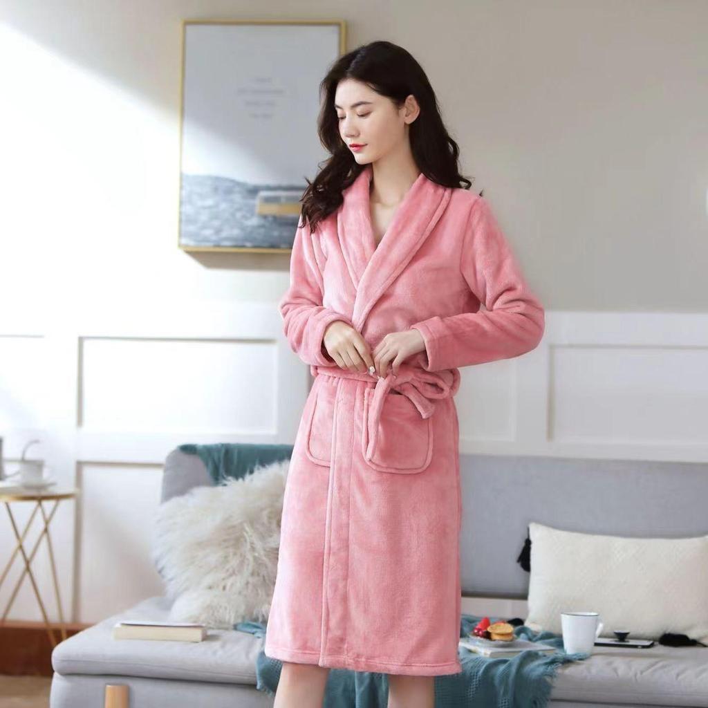 Damen Flanell Morgenmantel in mittlerer Länge: Plüschiger Samt Dicker Korallenfleece Yukata für Herbst und Winter.