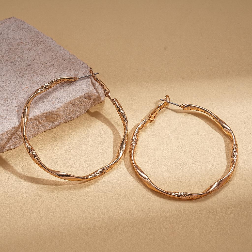 Cold wind geometric round twisted steel needle earrings environmentally friendly versatile earrings feeling earrings