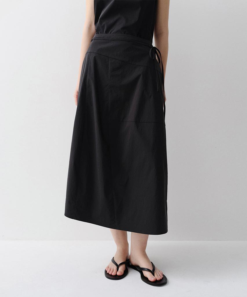 Ia Loven String Skirt (Black)