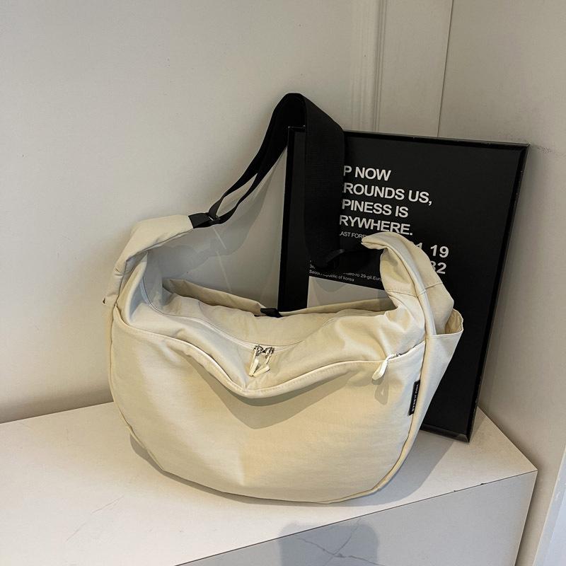 Crossbody Bag 2025 Spring New Simple and Fashionable Personalized Commuter Women's Bag Niche Design Solid Color Shoulder Dumpling Bag