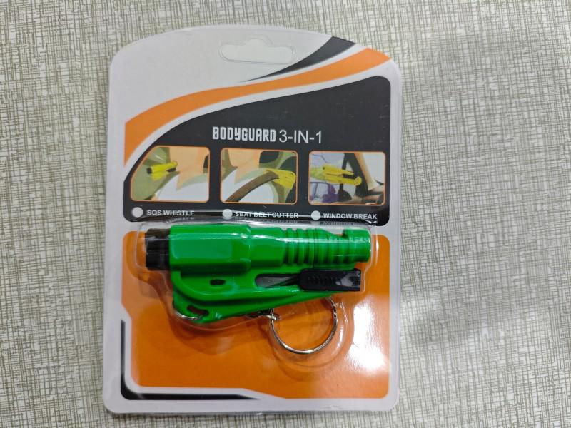 3-in-1 Safety Keychain: Window Breaker, Emergency Hammer, Whistle & Cutter