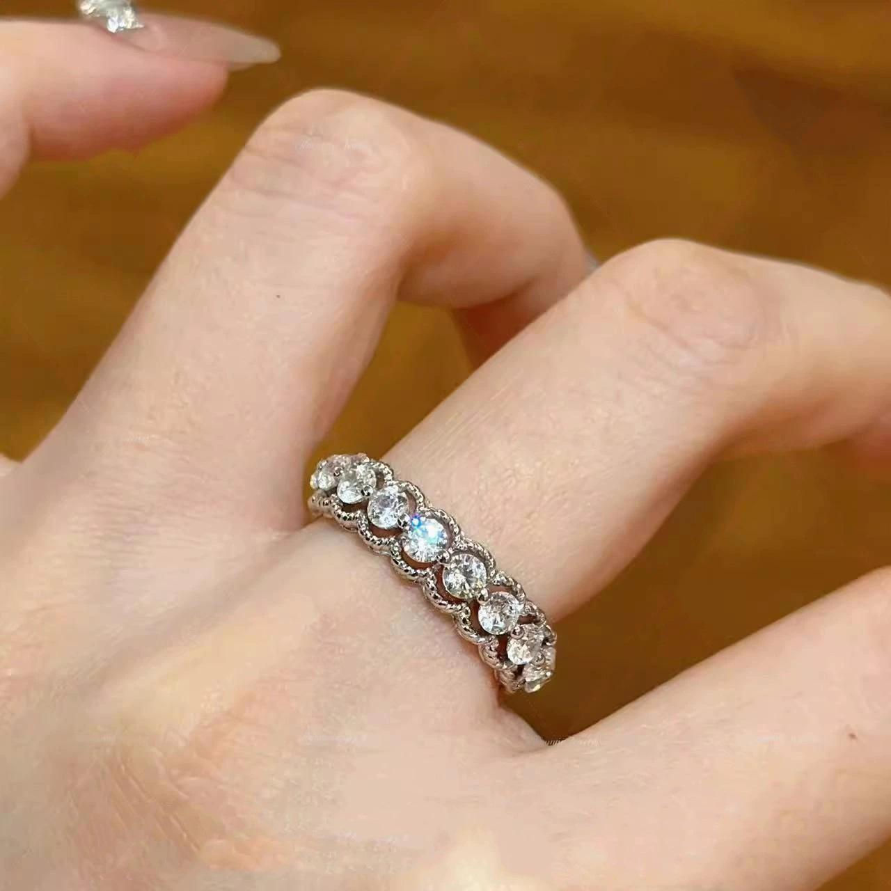 

Vintage Lace Hollow Gold-Plated Diamond Band Ring - Women s Light Luxury Niche Style Adjustable платиновий