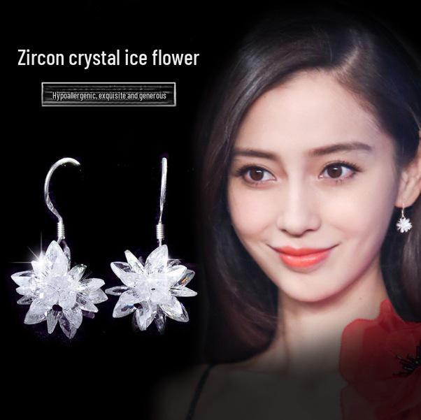 Brincos Longos Coreanos de Prata S925 Agulha Estrela & Lua Folha Trevo para Mulheres