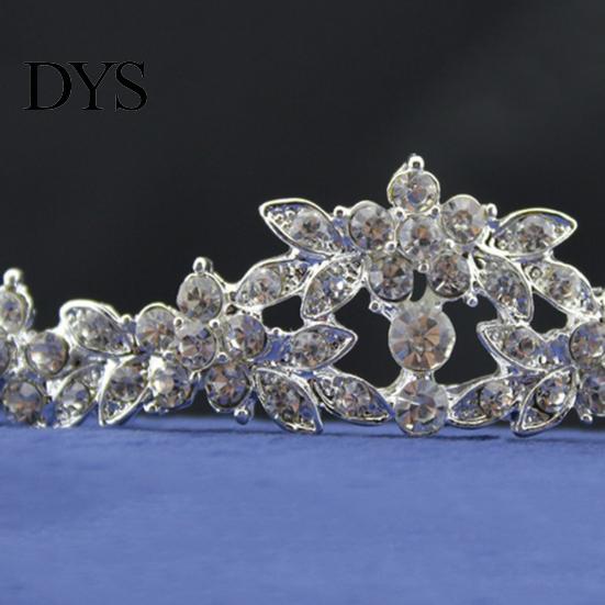 Set di orecchini di collana con corona di fiori carini con strass brillanti da sposa di lusso