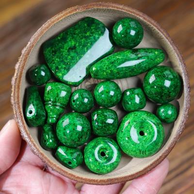 Green Imitation Horn Bead Handicraft: Three-Way Bread Buckle Buddhist Accessory