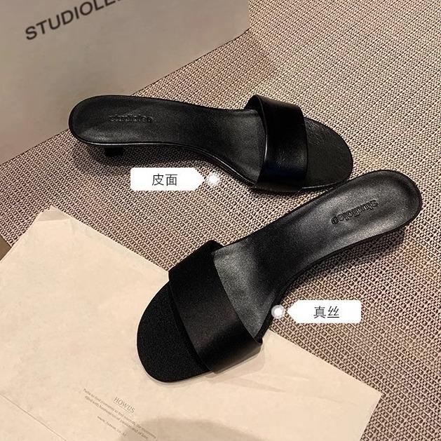 Grape Mother of the Same Style, Minimalist Temperament Silk Word with High Heels Kitten and Leather Cool Slippers Women's Summer Style