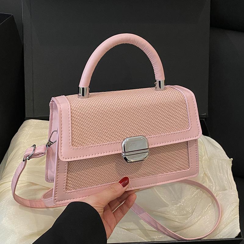 

Премиальная женская сумочка 2025 новая весенняя мода универсальная наплечная сумка для поездок мессенджер маленькая квадратная сумка розовый