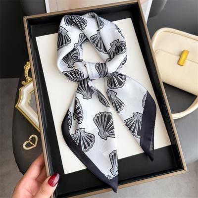 Accessoires – Schals & Tücher