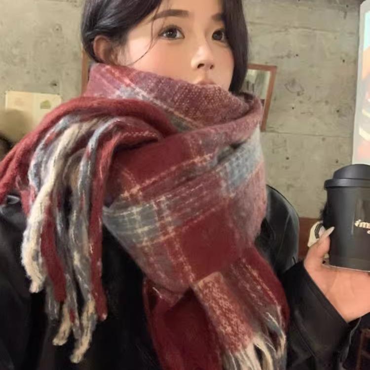 Scarf women's autumn and winter high-end plaid shawl new warm Korean version atmosphere student scarf versatile