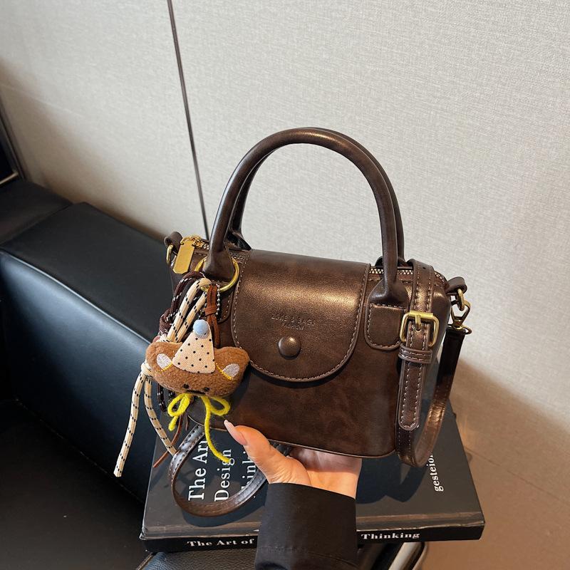 Retro handbag women's 2025 new trendy high-end color contrasting fashion shoulder bag commuter messenger dumpling bag