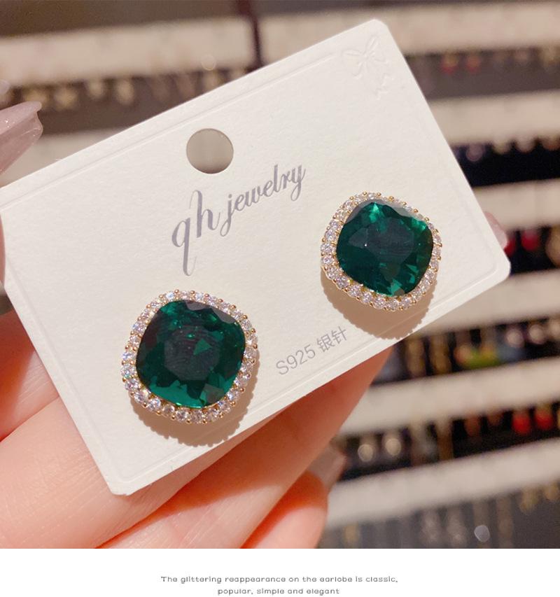 New Summer Fresh Green Crystal Earrings - Stylish, Unique, Simple Design